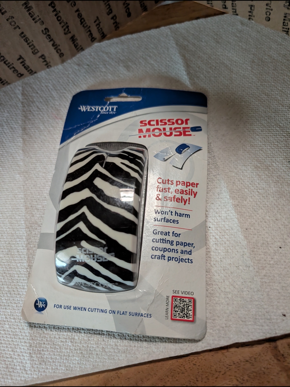 Scissor Mouse — Black & White Zebra Pattern